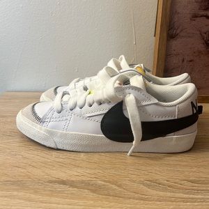Nike Blazer ‘77 Jumbo Swoosh size 7.5 women’s